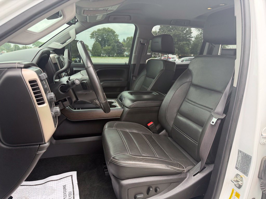 Used 2017 GMC Sierra 3500 Denali w/ Duramax Plus Package AWD/4WD image 3