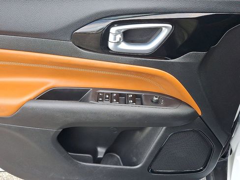 Certified 2025 Jeep Compass Limited AWD/4WD image 16