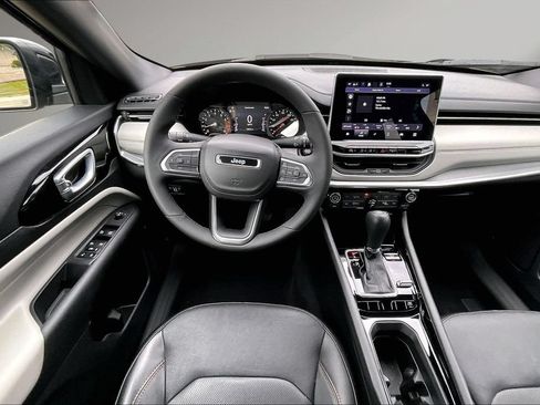 Used 2023 Jeep Compass Limited AWD/4WD image 9