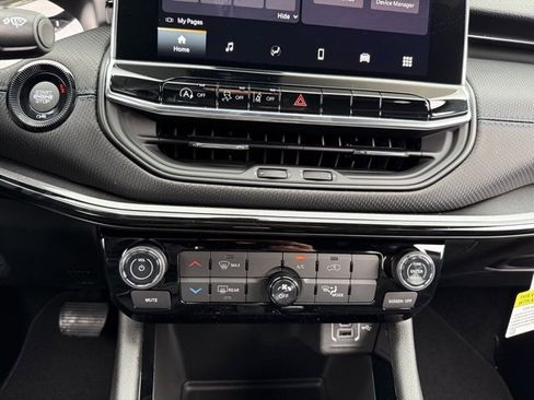 New 2026 Jeep Compass Latitude image 24