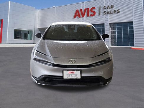 Used 2025 Toyota Prius LE image 10