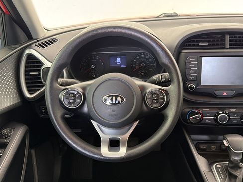 Used 2020 Kia Soul LX FWD image 29