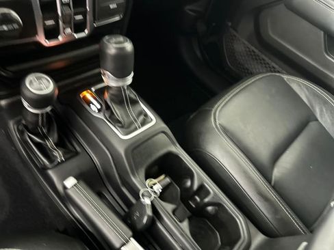 Used 2022 Jeep Wrangler Unlimited Sahara w/ Cold Weather Group image 20