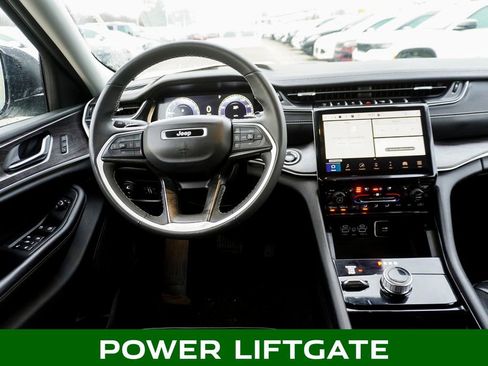 Used 2023 Jeep Grand Cherokee Limited w/ Luxury Tech Group II image 11