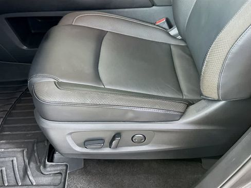 Used 2023 Nissan Pathfinder SL w/ SL Premium Package AWD/4WD image 31