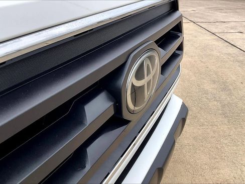 Used 2021 Toyota Tacoma SR5 w/ SR5 Appearance Package (SM) image 29