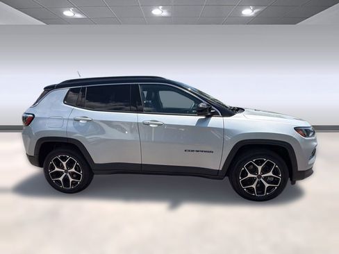 Used 2025 Jeep Compass Limited AWD/4WD image 8