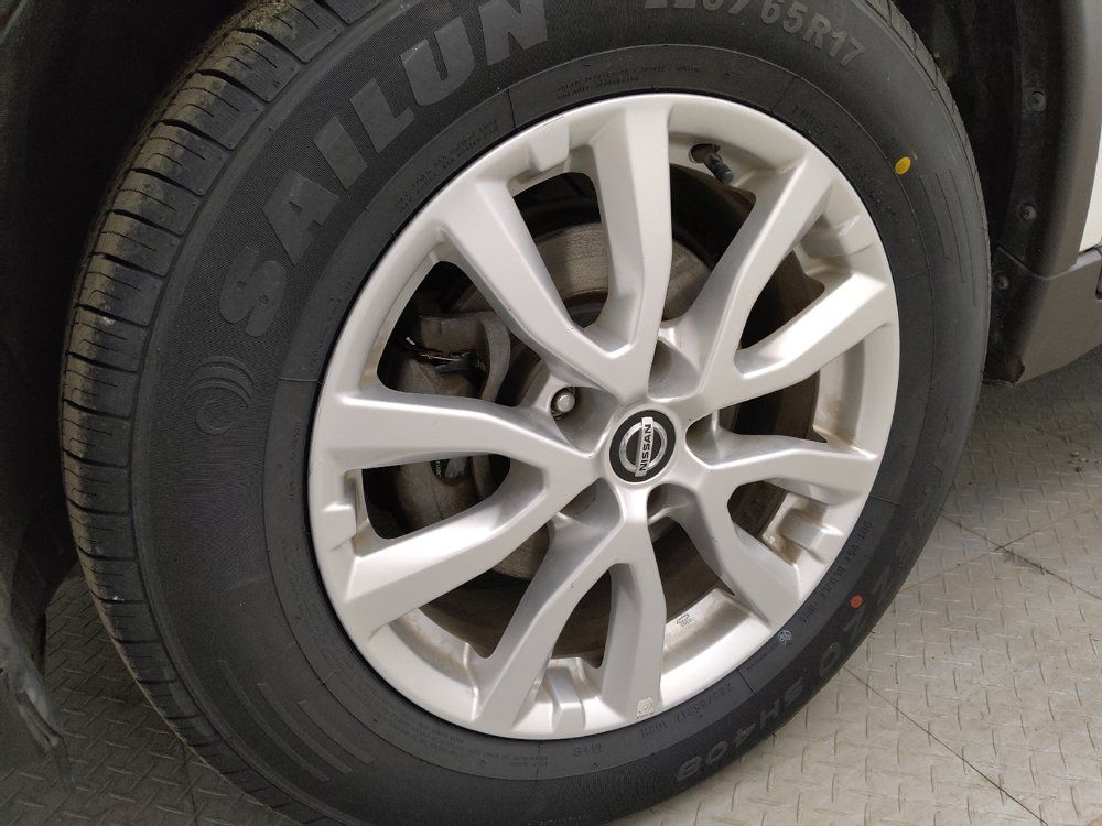 Used 2020 Nissan Rogue SV FWD image 31