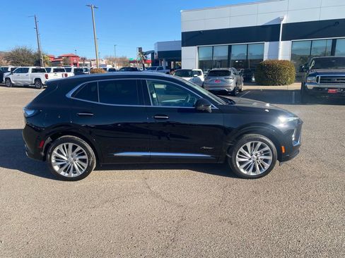 New 2025 Buick Envision Avenir image 4
