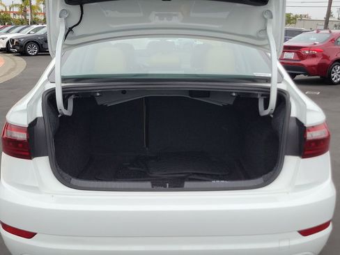 Used 2020 Volkswagen Jetta SE w/ SE Cold Weather Package FWD image 26