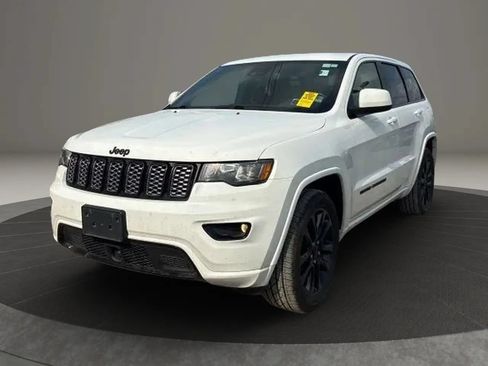 Used 2021 Jeep Grand Cherokee Laredo X AWD/4WD image 1