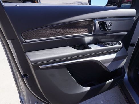 New 2026 Cadillac Vistiq Luxury AWD/4WD image 17
