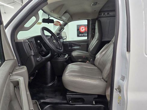 Used 2020 Chevrolet Express 2500 w/ Driver Convenience Package RWD image 9