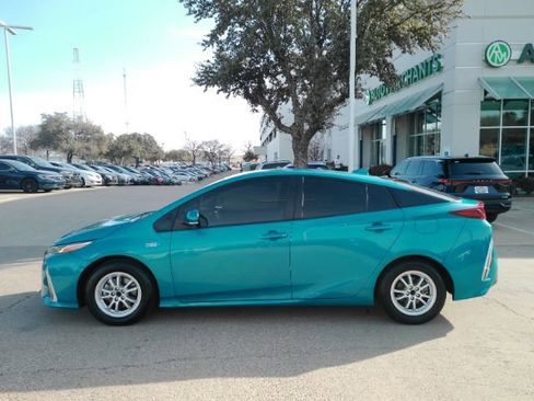 Used 2021 Toyota Prius Prime XLE image 10