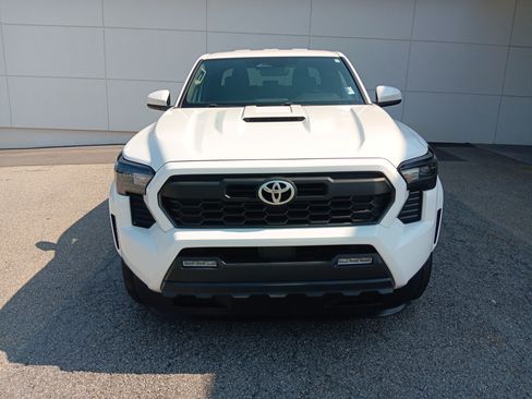 Used 2024 Toyota Tacoma TRD Sport RWD image 9