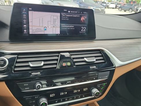 Used 2020 BMW 530e xDrive 530e xDrive iPerformance w/ Premium Package image 28