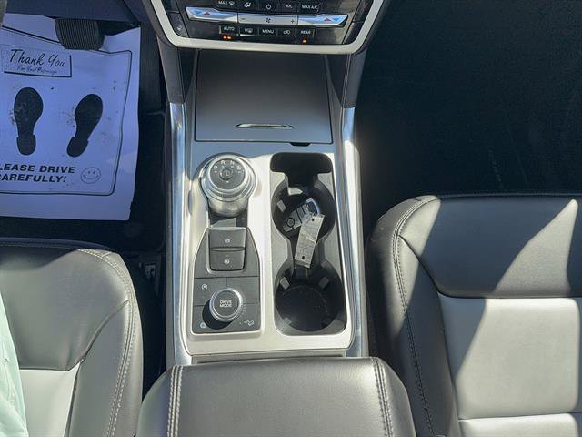 Used 2023 Ford Explorer XLT w/ Equipment Group 202A AWD/4WD image 19