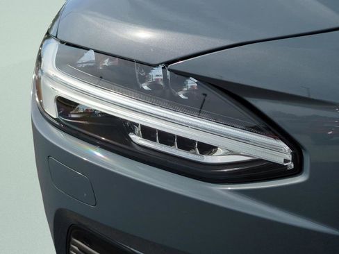 Certified 2023 Volvo S90 T8 Ultimate w/ Lounge Package AWD/4WD image 23