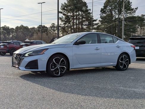 Used 2024 Nissan Altima 2.5 SR image 8