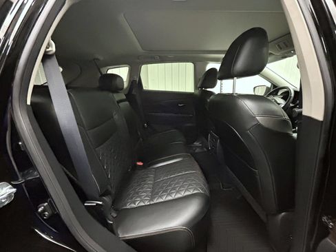Certified 2023 Nissan Murano Platinum w/ Cargo Package AWD/4WD image 18