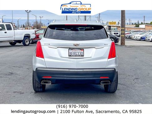 Used 2018 Cadillac XT5 Luxury w/ Driver Awareness Package image 3
