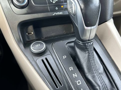 Used 2015 Ford Focus SE image 30