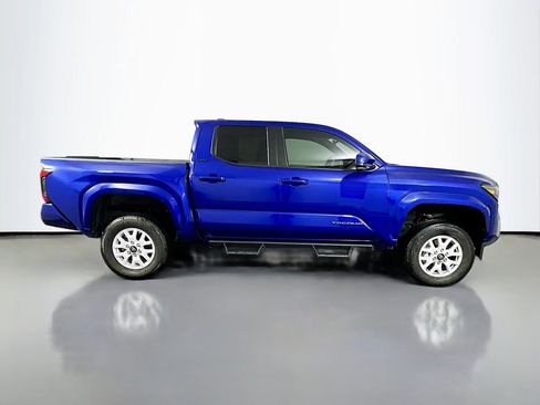 Used 2025 Toyota Tacoma SR5 AWD/4WD image 4