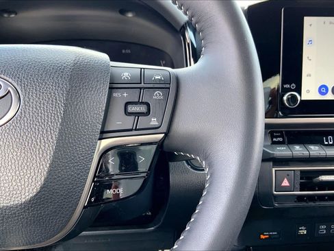 Used 2026 Toyota Camry SE w/ Convenience Package FWD image 24