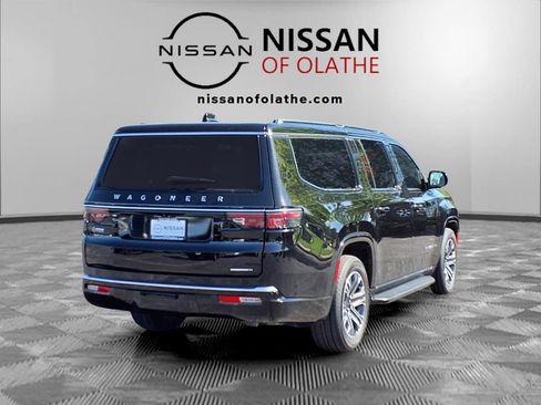 Used 2024 Jeep Wagoneer L Series II w/ Flexible Seating Group AWD/4WD image 30