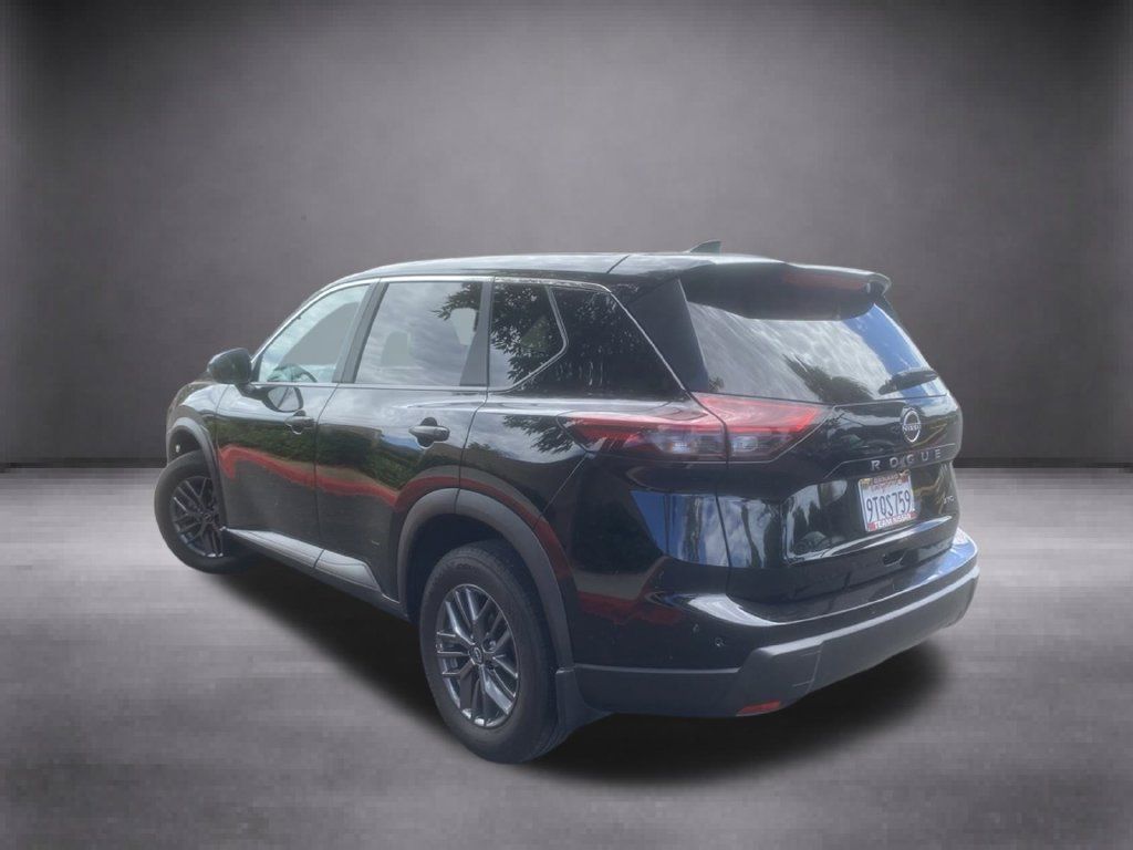 Used 2025 Nissan Rogue S AWD/4WD image 4