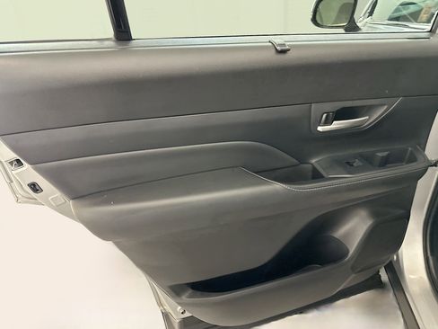 Used 2025 Toyota Grand Highlander XLE image 27