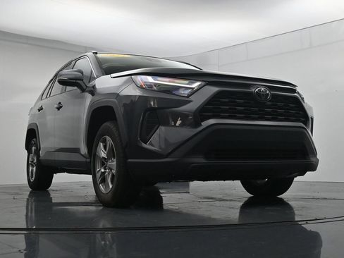 Used 2024 Toyota RAV4 XLE FWD image 33