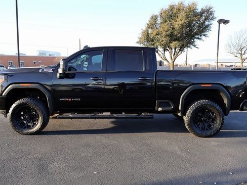 Used 2022 GMC Sierra 2500 AT4 image 2