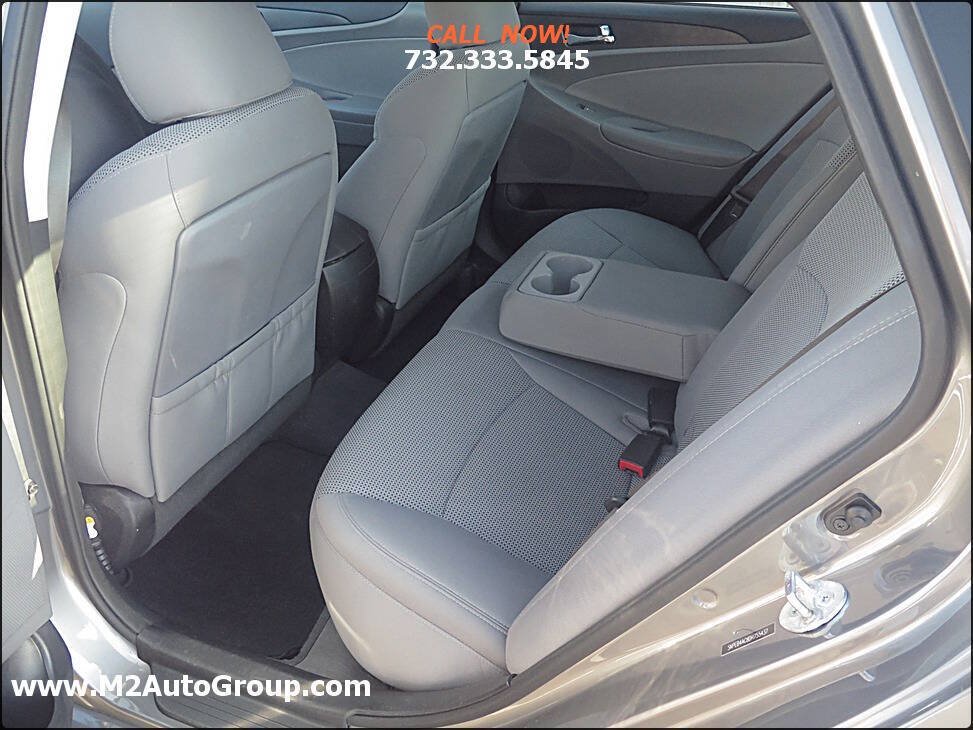 Used 2010 Hyundai Veracruz GLS FWD image 28