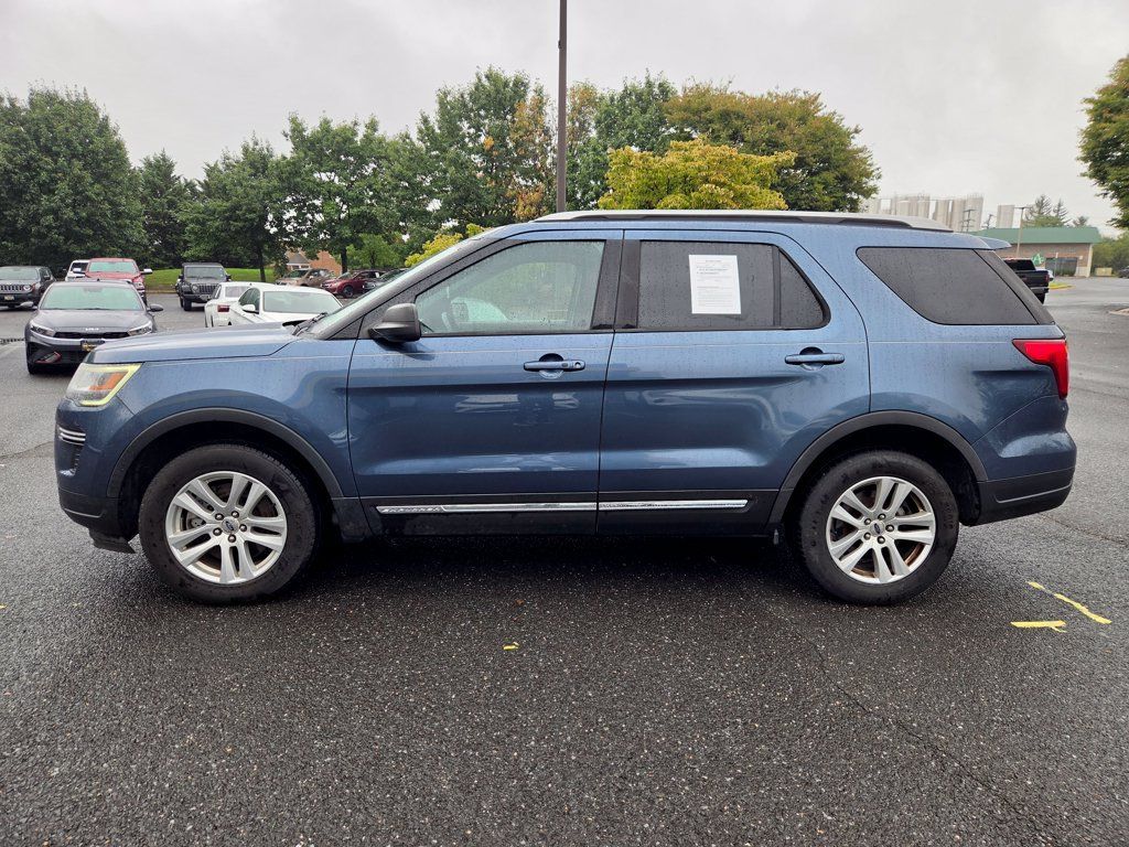 Used 2018 Ford Explorer XLT AWD/4WD image 4