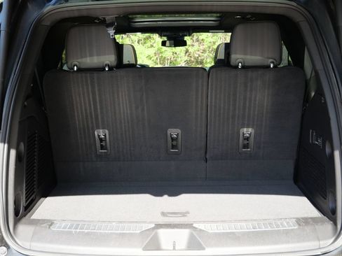 Used 2024 GMC Yukon AT4 w/ AT4 Premium Plus Package AWD/4WD image 28