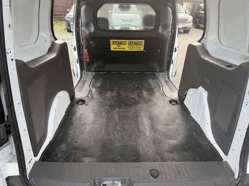 Used 2022 Ford Transit Connect XLT image 12