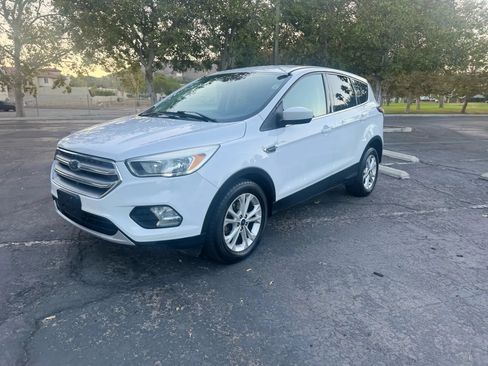 Used 2017 Ford Escape SE FWD image 9
