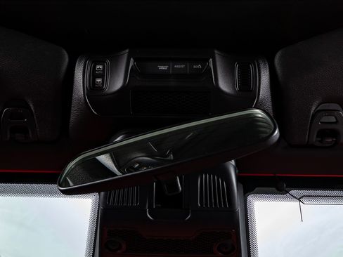 Used 2025 Jeep Wrangler Sport S image 29