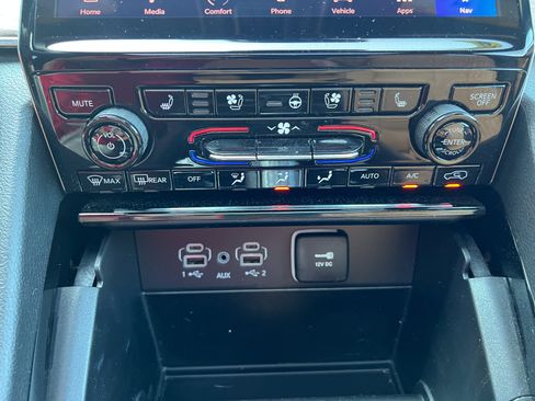 Used 2025 Jeep Grand Cherokee L Summit w/ Obsidian Package AWD/4WD image 26