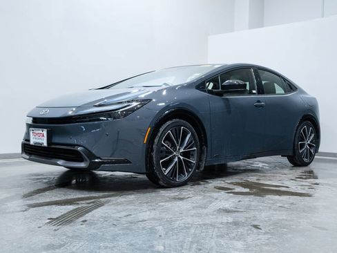 Used 2024 Toyota Prius XLE image 3