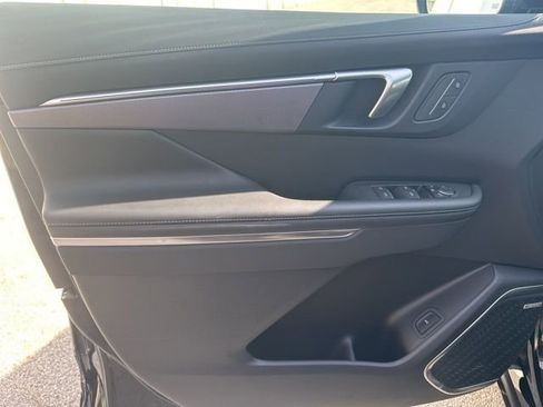 Used 2025 Buick Enclave Sport Touring image 34