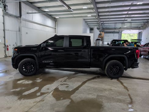 Used 2026 GMC Sierra 1500 Pro w/ Graphite Edition AWD/4WD image 5