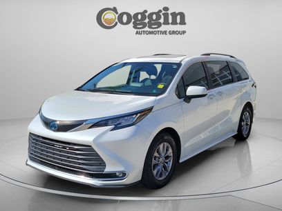 Used 2022 Toyota Sienna XLE