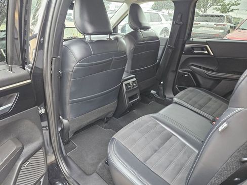 Used 2025 Mitsubishi Outlander SE FWD image 28