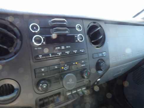 Used 2016 Ford F550 REGULAR CAB DRW 4WD SERVICE /U image 14