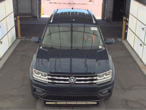 Used 2019 Volkswagen Atlas SE w/ Towing Package FWD image 3