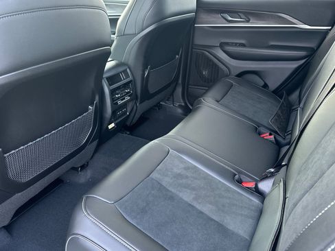 New 2026 Jeep Grand Cherokee 4WD image 12