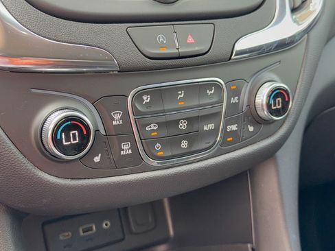 Certified 2024 Chevrolet Equinox LT FWD image 22
