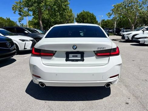 Used 2025 BMW 330i Sedan w/ M Sport Package RWD image 5
